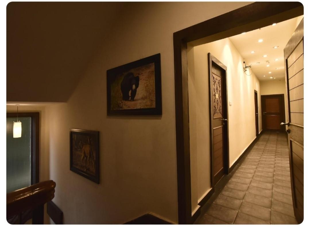 Casa Broadway-A Boutique Hotel Калькутта Экстерьер фото