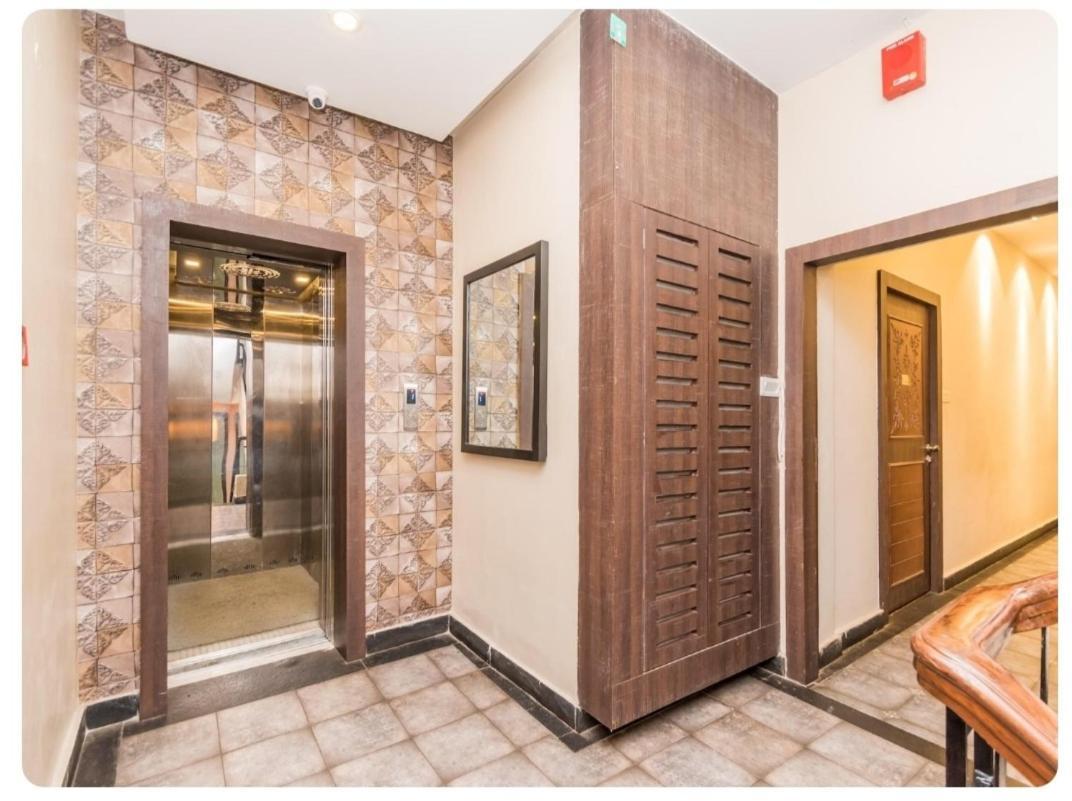 Casa Broadway-A Boutique Hotel Калькутта Экстерьер фото